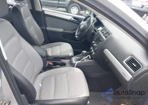 2014 Volkswagen Jetta Hybrid Sel from USA, damaged, VIN 3VW637AJ9EM284943